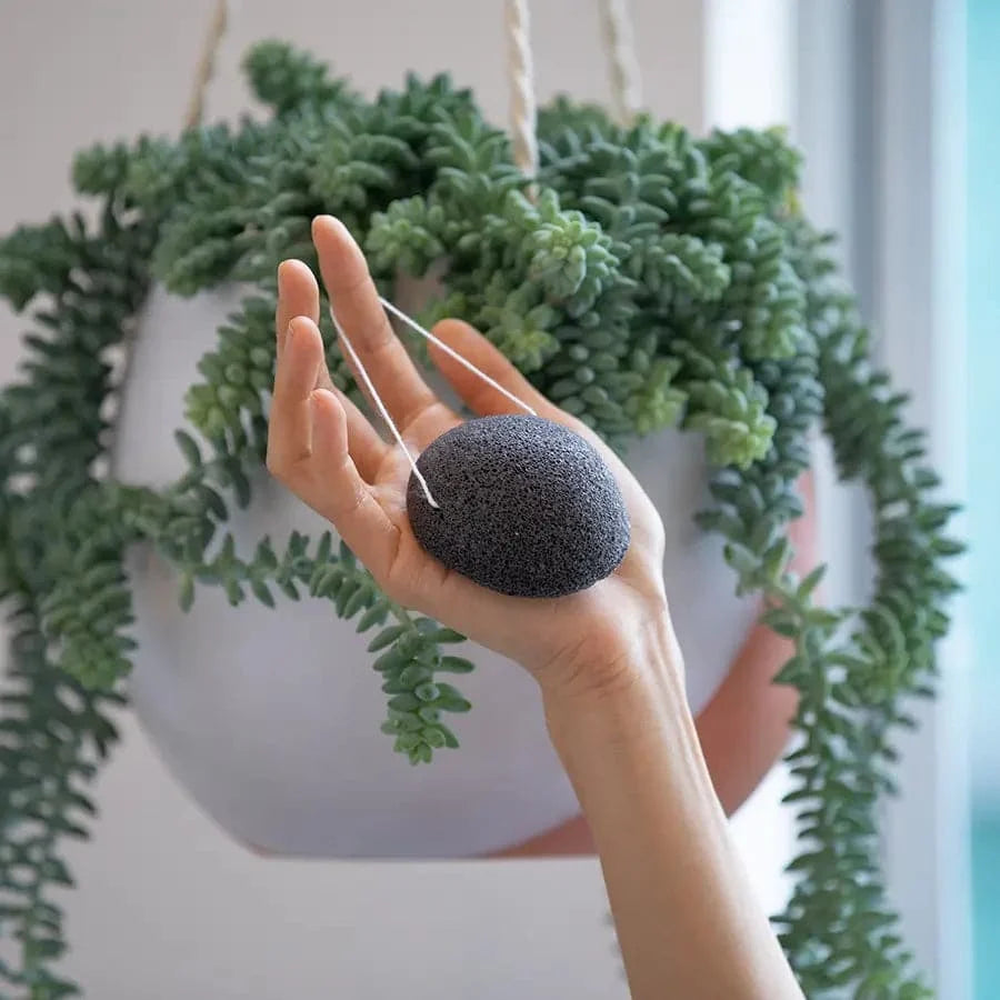 Esponja facial de konjac com carvão